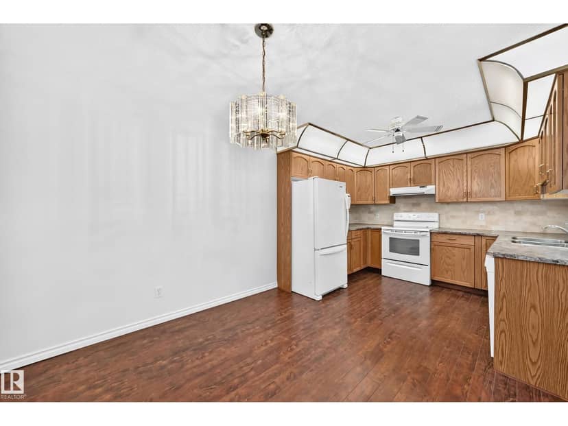 #109 10945 21 AV NW — photo 13 of 40