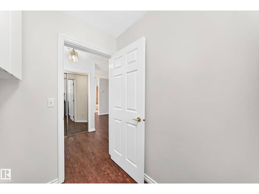 #109 10945 21 AV NW — photo 23 of 40