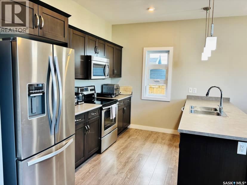 255 Eaton CRESCENT — photo 14 of 40