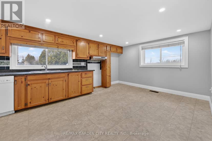 407 Bell Street — photo 13 of 40