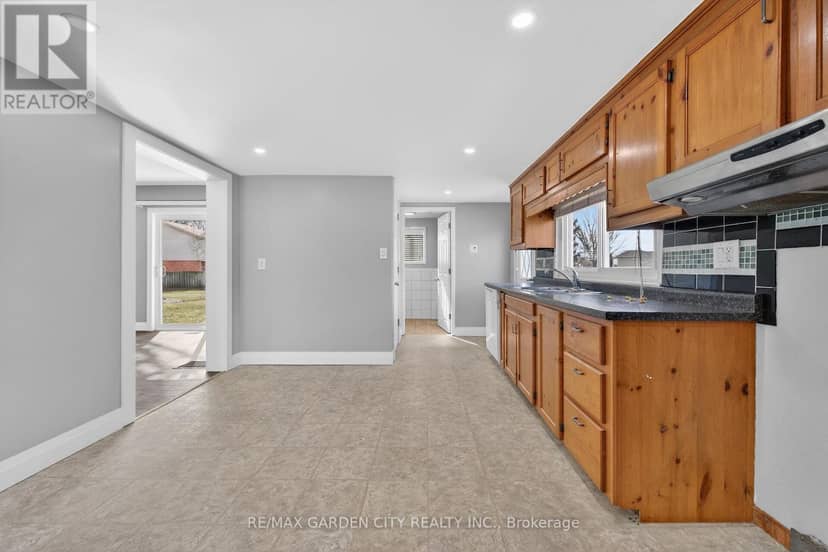 407 Bell Street — photo 14 of 40