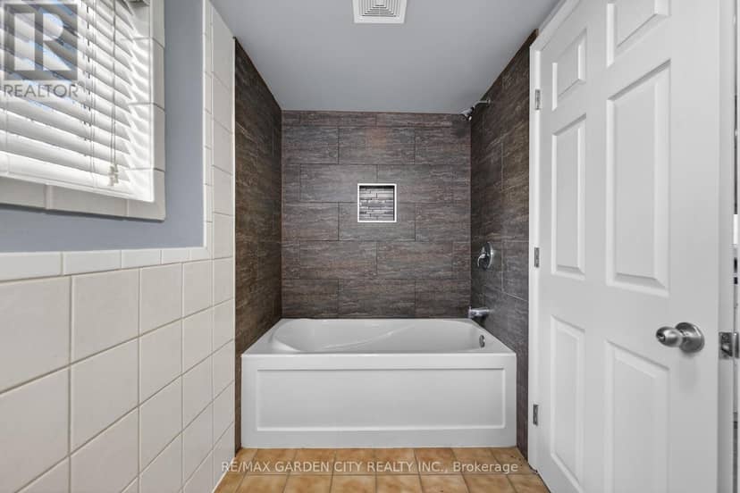 407 Bell Street — photo 16 of 40