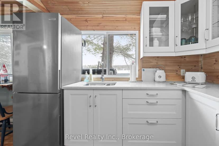 1129 Lakeshore Road — photo 18 of 33