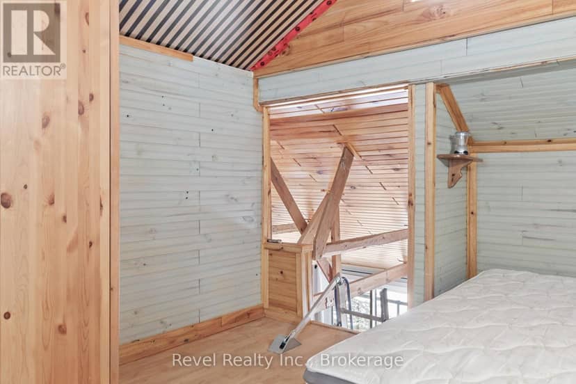 1129 Lakeshore Road — photo 31 of 33