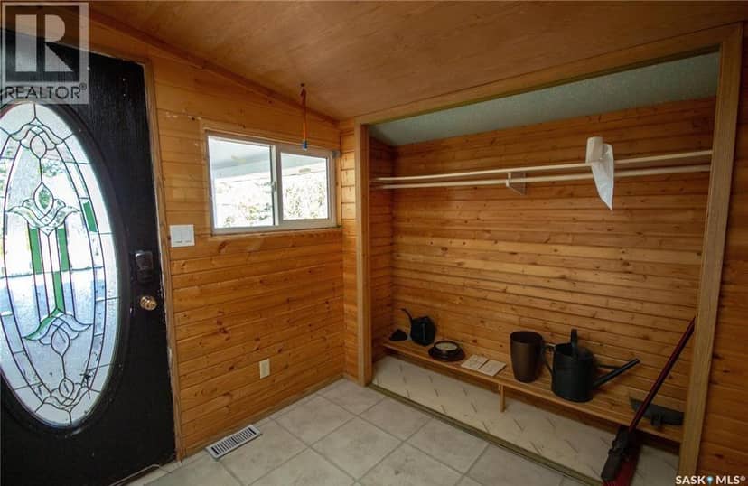 12 Highland AVENUE, Jackfish Lake, photo 2