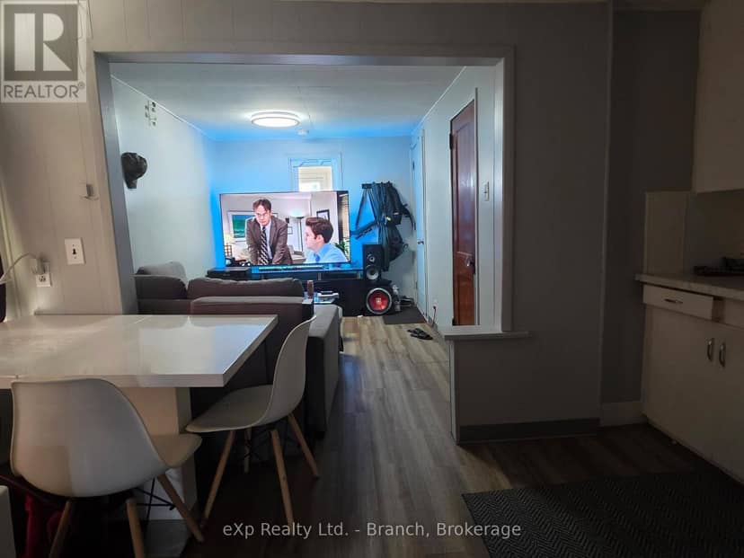 30 Rowan Avenue — photo 12 of 22
