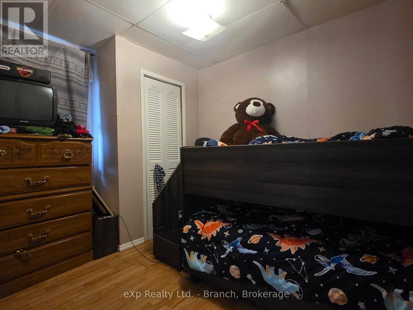 30 Rowan Avenue — photo 13 of 22