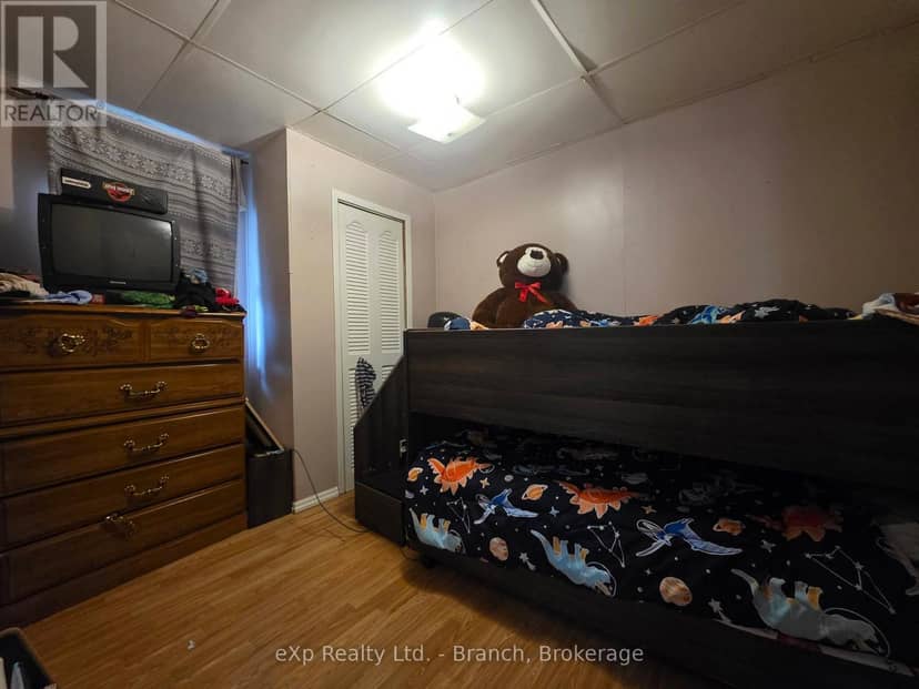30 Rowan Avenue — photo 17 of 22