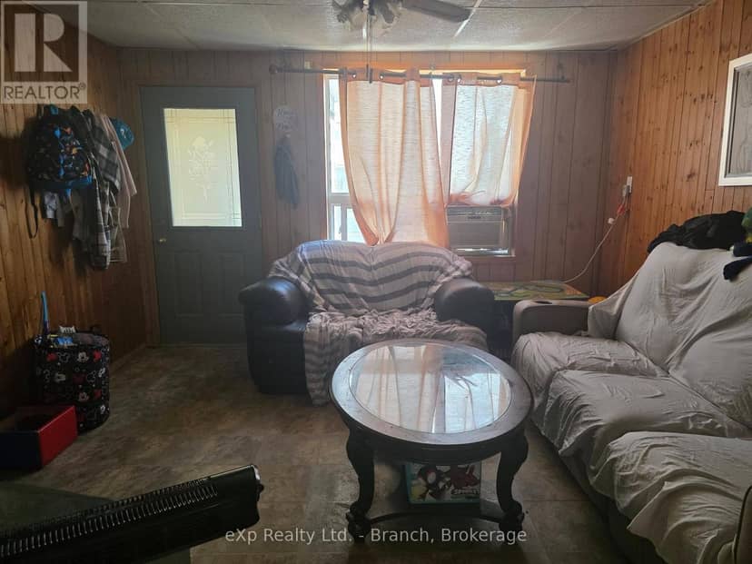 30 Rowan Avenue, Kirkland Lake, photo 2