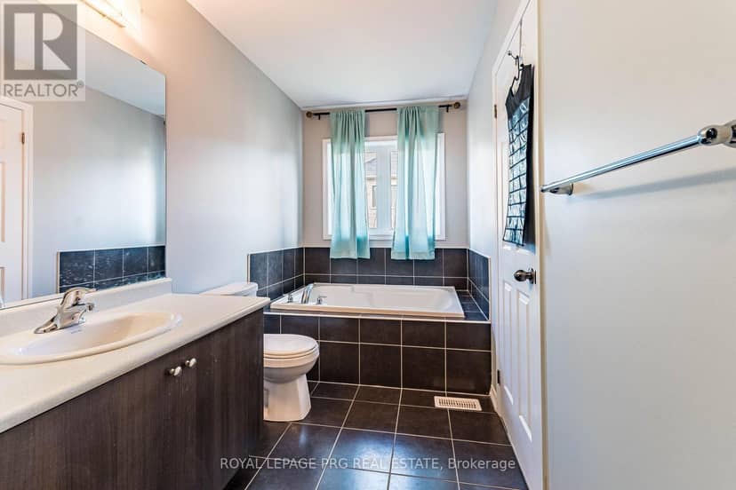 7718 Buckeye Crescent — photo 17 of 24