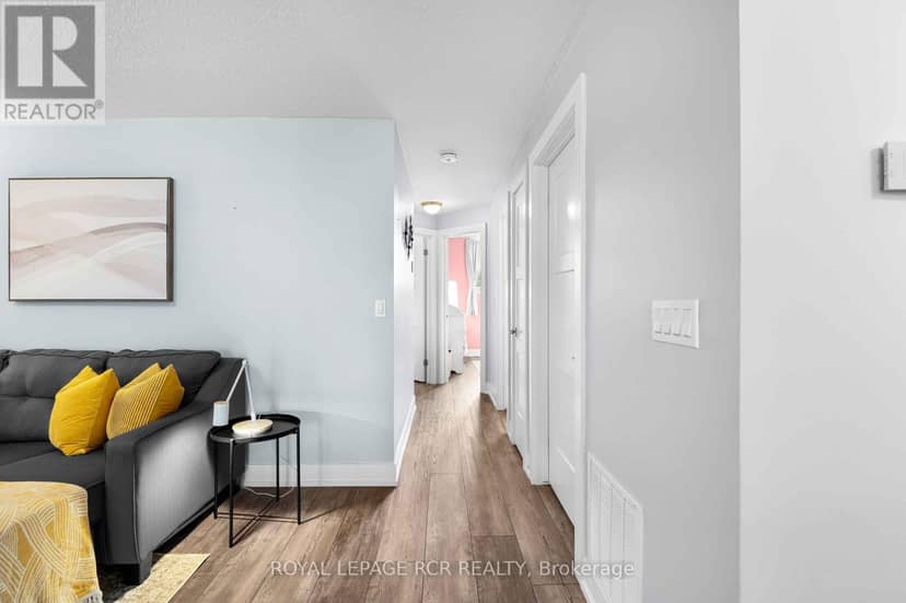 102 - 17 Centre Street — photo 30 of 39