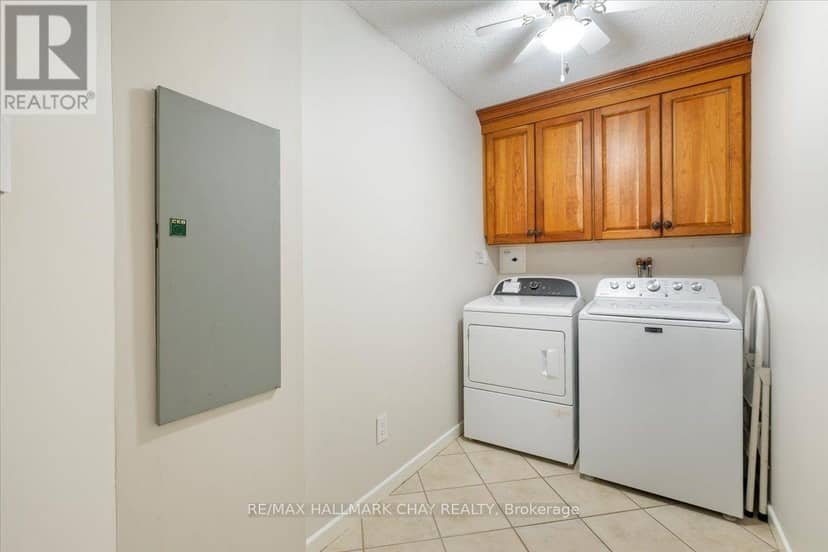 202 - 181 Collier Street — photo 31 of 40