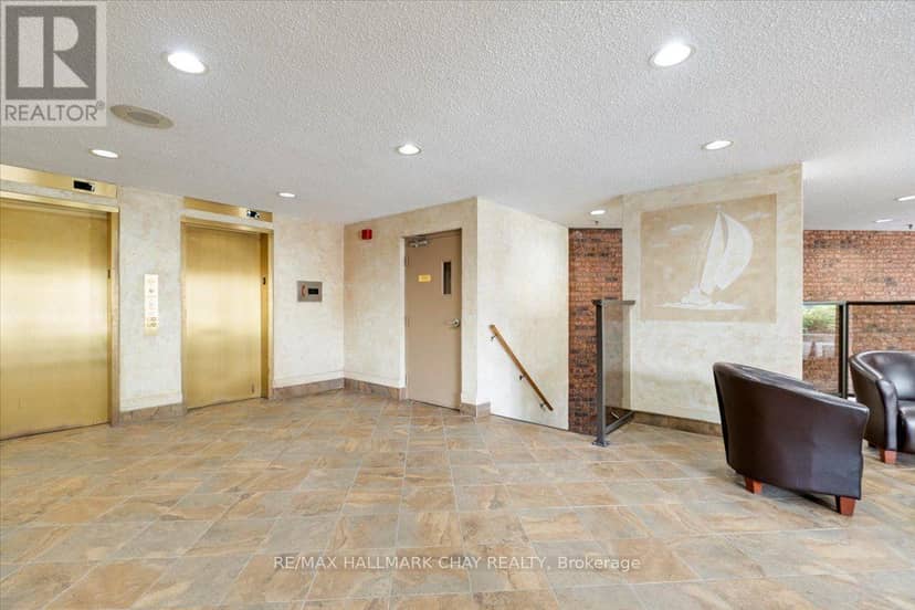 202 - 181 Collier Street — photo 5 of 40