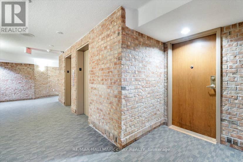 202 - 181 Collier Street — photo 6 of 40