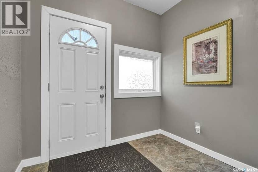 2258 Osler STREET — photo 13 of 40
