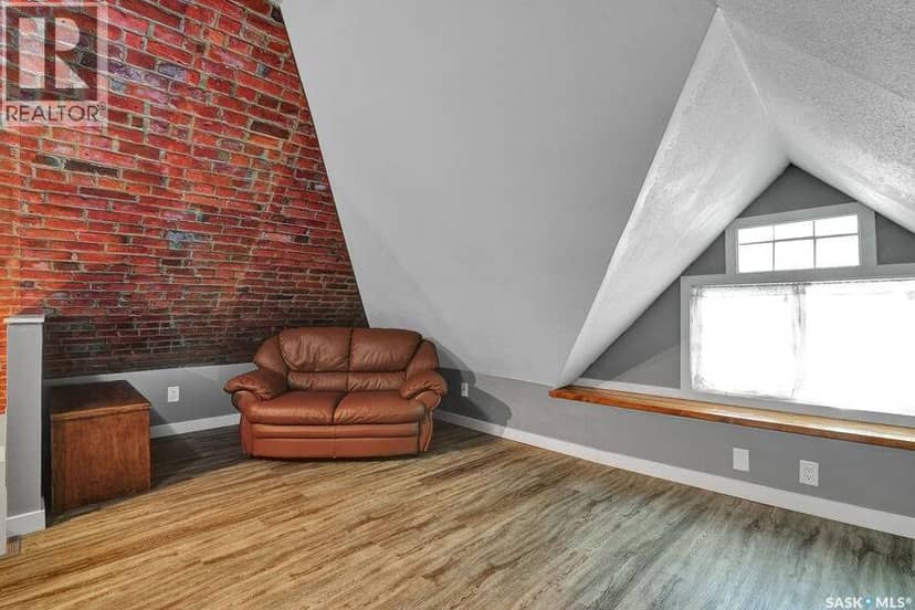 2258 Osler STREET — photo 28 of 40
