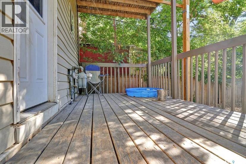 2258 Osler STREET — photo 35 of 40