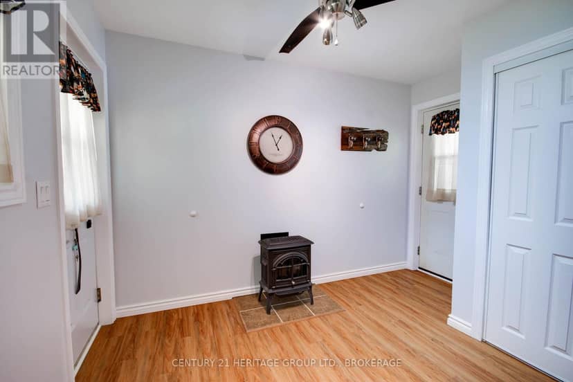 4309 Maple Drive — photo 12 of 40