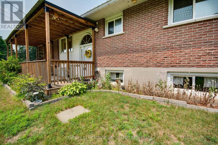 4309 Maple Drive — photo 3 of 40