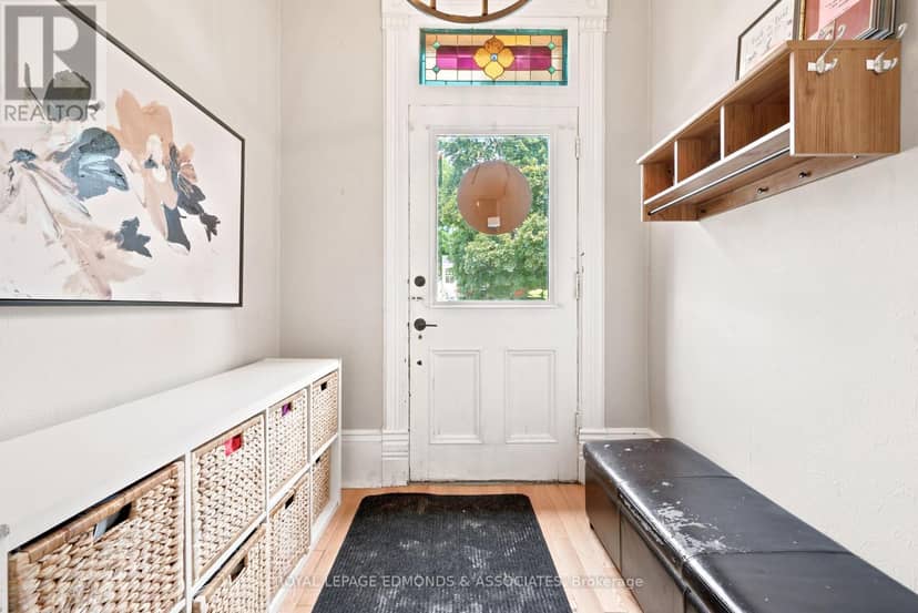 188 Esther Street — photo 4 of 40