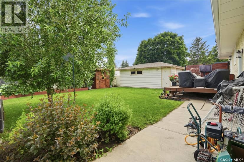 1313 Prince CRESCENT — photo 39 of 40