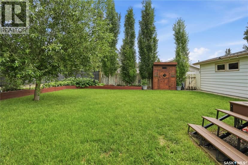 1313 Prince CRESCENT — photo 40 of 40