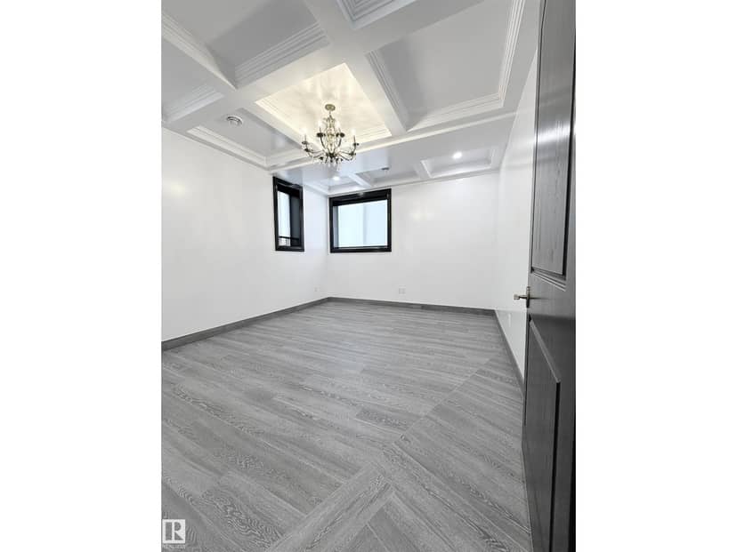 11833 102 AV NW — photo 16 of 40