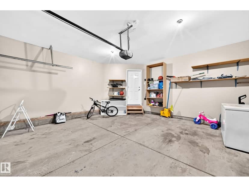 251 Dunvegan Rd NW — photo 36 of 40