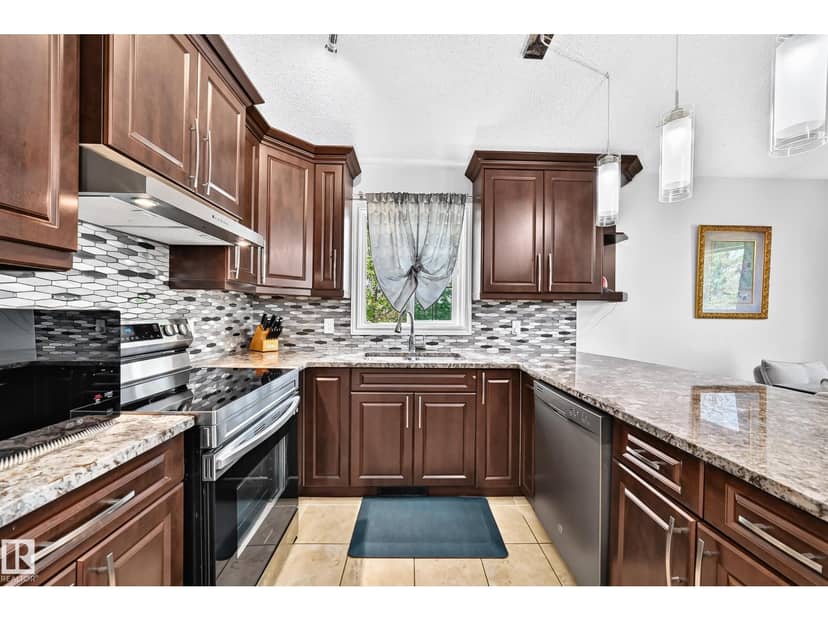 251 Dunvegan Rd NW, Edmonton, photo 8