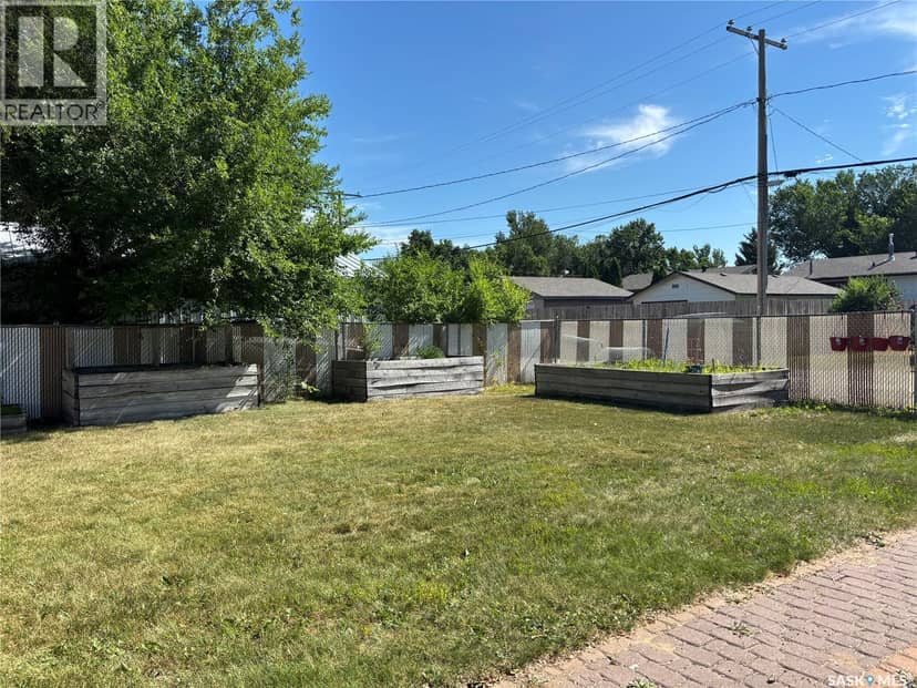 208 Herbert STREET — photo 13 of 40