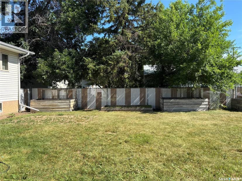 208 Herbert STREET — photo 14 of 40