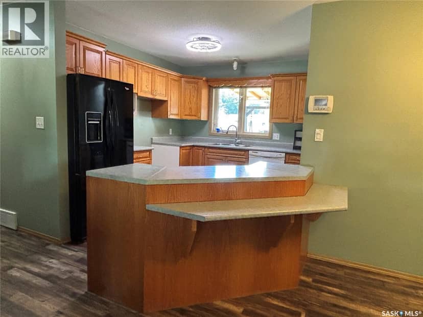 208 Herbert STREET — photo 18 of 40