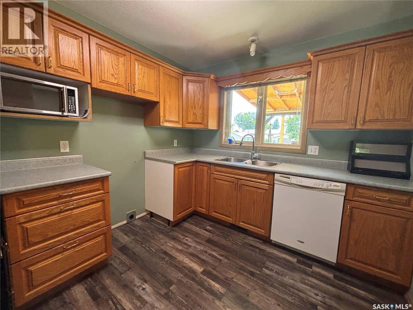 208 Herbert STREET — photo 21 of 40
