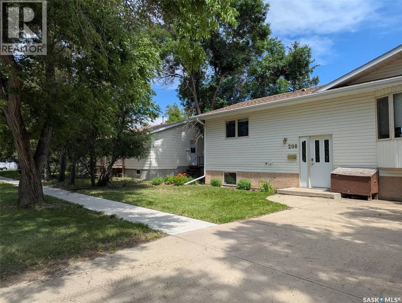 208 Herbert STREET, Maple Creek, photo 3