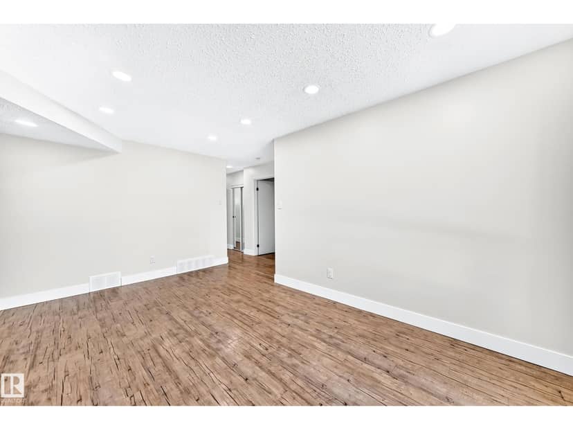 3119 144 AV NW — photo 20 of 40