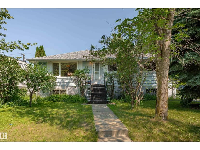 8502 76 AV NW, Edmonton, photo 2