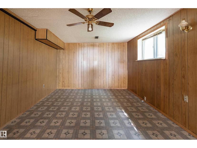 8502 76 AV NW — photo 23 of 40