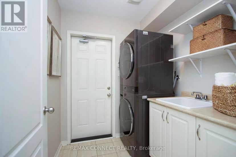 13 Netherway Crescent — photo 11 of 30