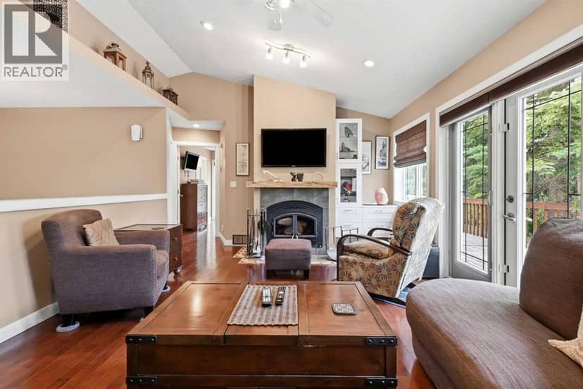 425054 Highway 771 — photo 11 of 38
