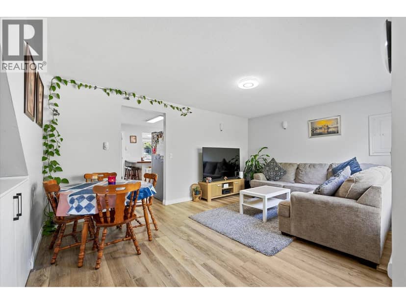 11592 Okanagan Centre Road E, Lake Country, photo 3