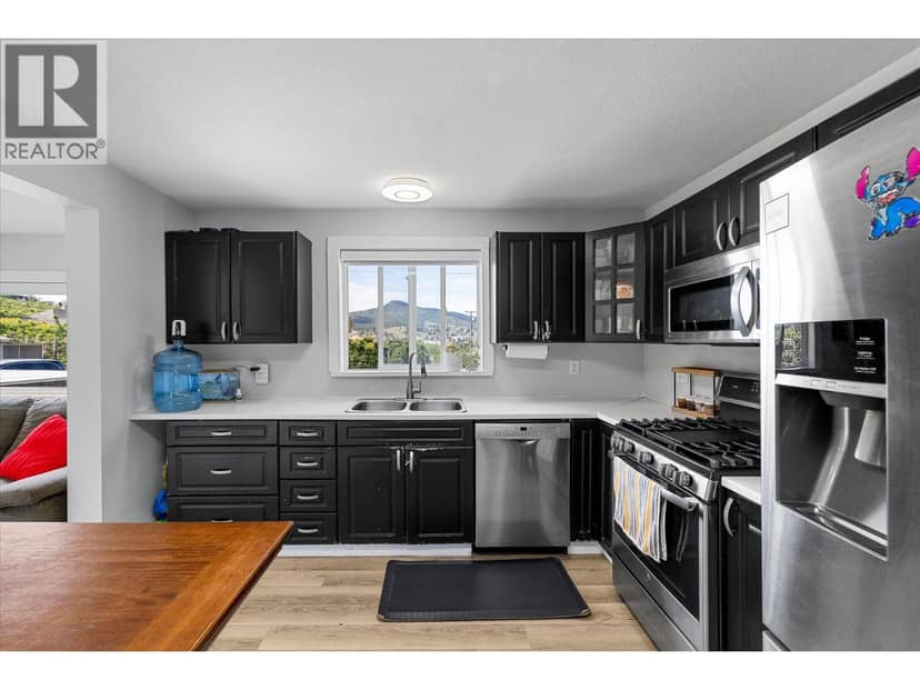 11592 Okanagan Centre Road E, Lake Country, photo 8