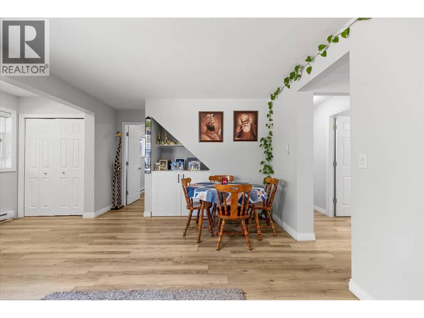 11592 Okanagan Centre Road E, Lake Country, photo 5