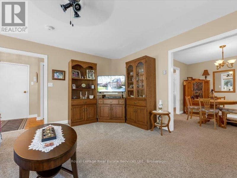 81 Hamilton Street N, Hamilton, photo 5