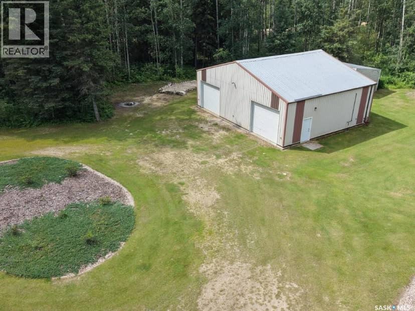 4.96 acres move in ready property, Hudson Bay Rm No. 394, photo 2