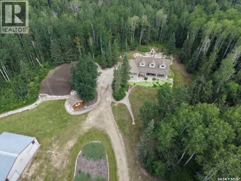 4.96 acres move in ready property, Hudson Bay Rm No. 394, photo 3