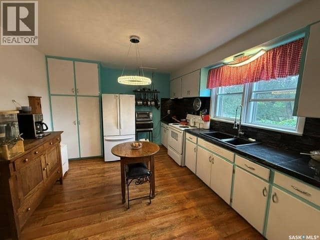 428 Third STREET — photo 10 of 25