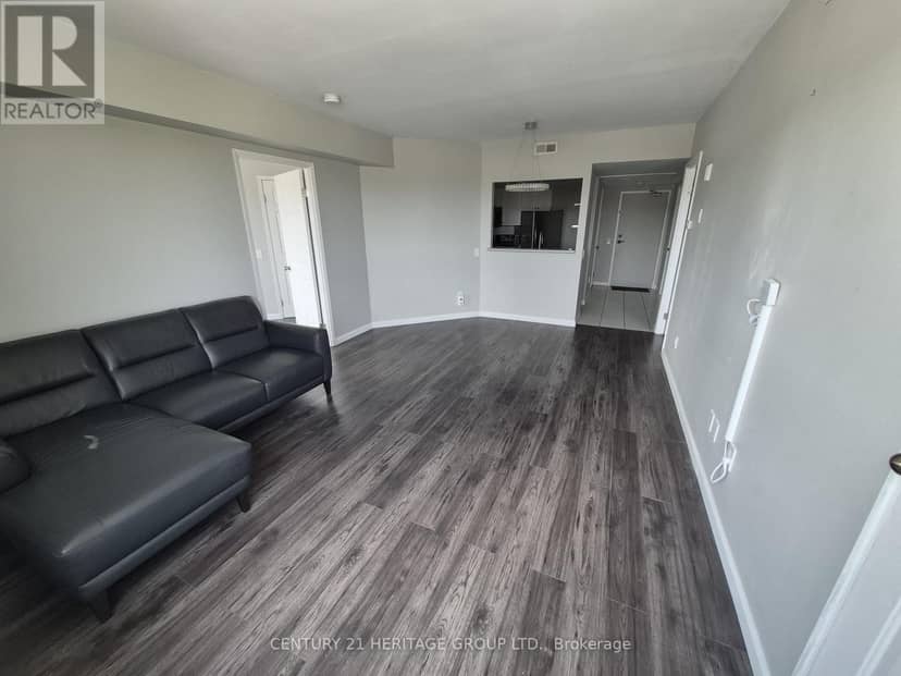 513 - 160 Wellington Street — photo 6 of 20