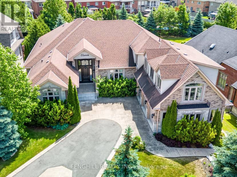 11 Macleod Estate Court, Richmond Hill, photo 2