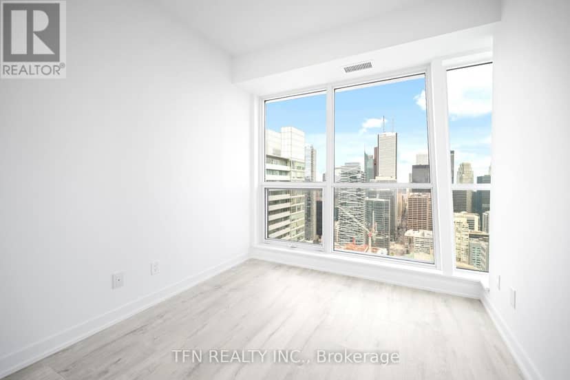 4506 - 327 King Street W — photo 13 of 29