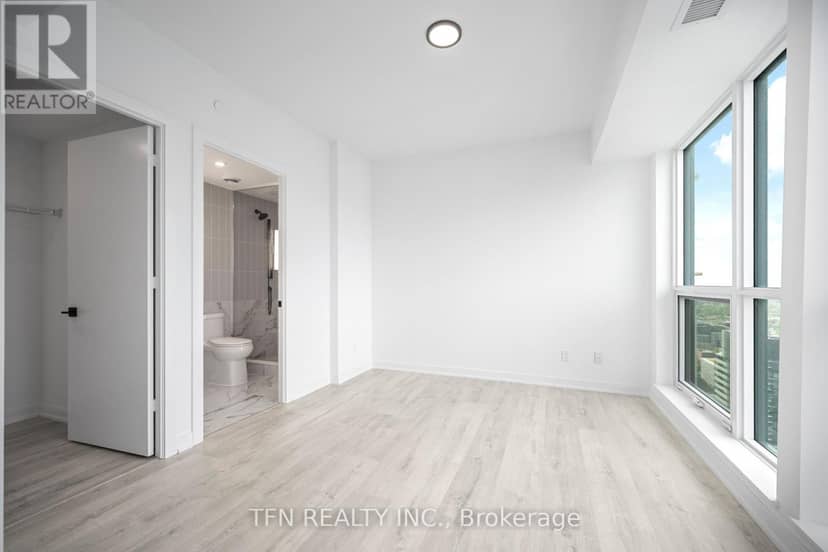 4506 - 327 King Street W — photo 6 of 29
